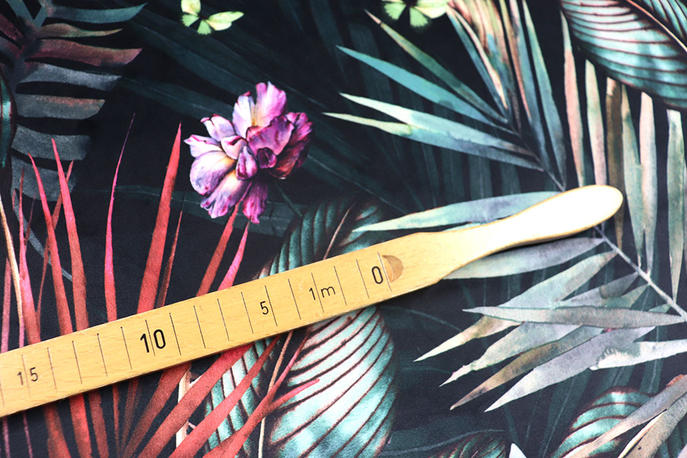 Edler Premium-Samtstoff mit opulentem Pflanzen-Design Sp167004 Dekostoff Samt Tropisch Digital-Drucke Samt-Dekostoff - Digitaldruck - Tropical Night