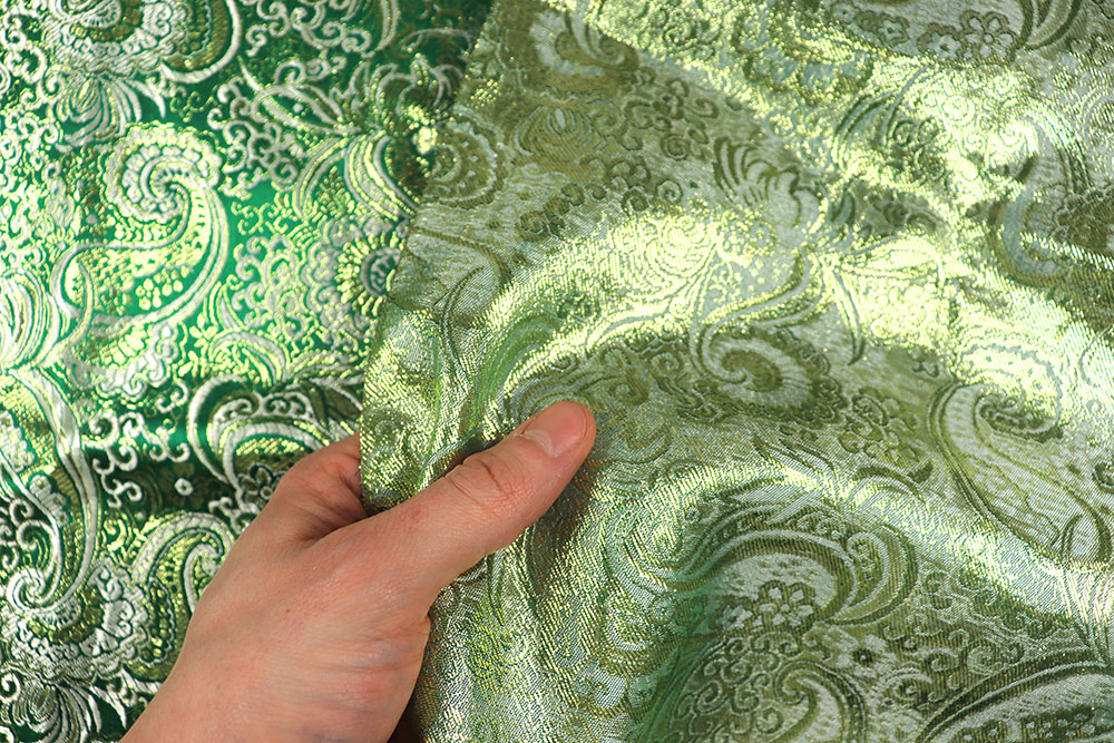 Effektvoller Stoff mit edlem, eingewebtem Muster für festliche Kostüme und besondere Anlässe Sp168018 Brokat Paisley Gruen 2 Brokat Meterware Brokat Maharadscha - Grün