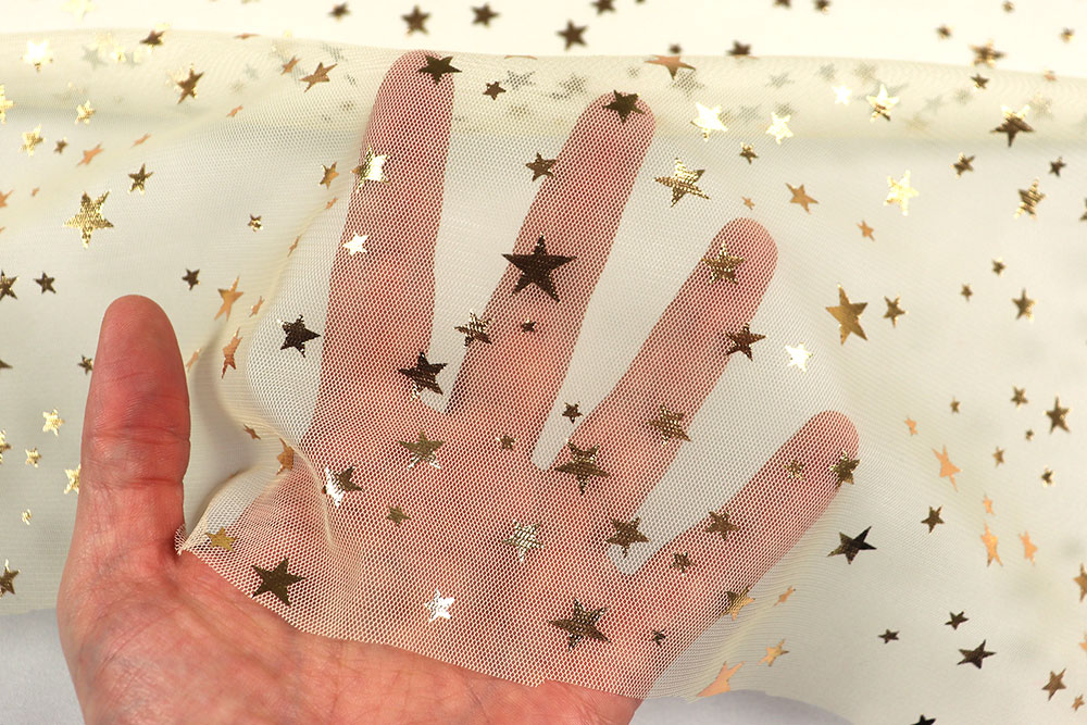 Feines Tüllgewebe mit glänzenden Sternchen - hiermit werden Sie zum Star! Sp168037 Tuell Mesh Sterne Gold Tüllstoffe Tüll mit Sternen - Creme/Gold