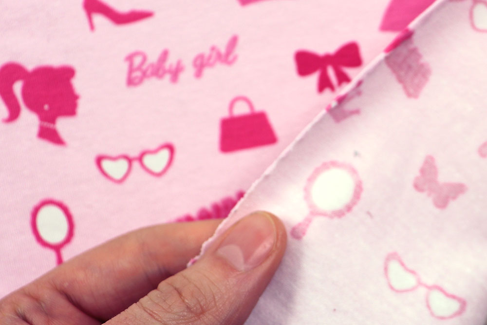Knallpink, super schick und echt bequem - einfach der perfekte Stoff für kleine Prinzessinnen! Bk7495 Jersey Pink Kinderstoffe Baumwolljersey - Barby Princess