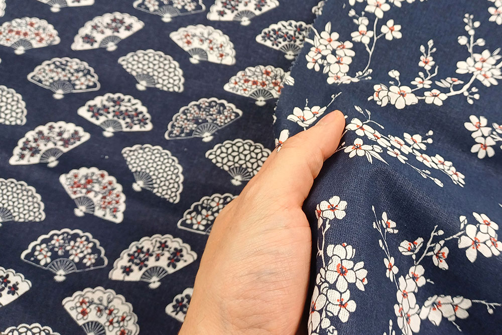 Japan-Feeling für daheim: Feiner Cretonne für kreative Köpfe Co6826 Baumwollstoff Asia Faecher S4 bedr. Bekl. Stoffe Baumwollstoff Asia - Fächer