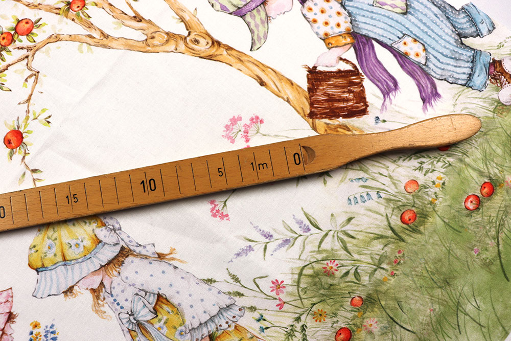 Detailverliebtes Design mit frühlingshaftem Charme auf reiner Baumwolle Co69 Maedchen Garten Baumwolle Kinder Baumwoll-Dekostoff Digital - Mädchen im Garten
