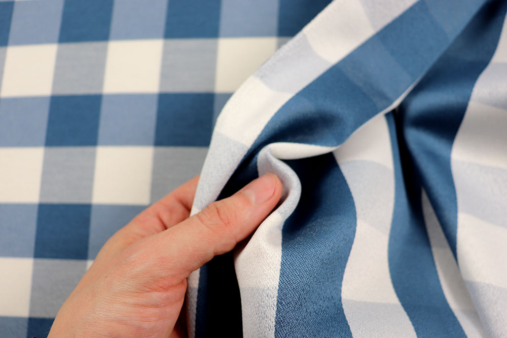Eleganter Jacquard-Stoff im Landhausstil mit klassischem Karo-Muster für ein gemütliches, rustikales Ambiente. Ds6284 Jacquard Dekostoff Karo Blau Dekostoffe Jacquard Dekostoff Jacquard beidseitig - Karo - Blau