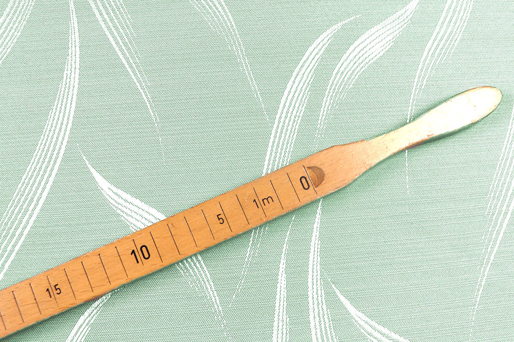 Zweiseitiger Jacquard mit zartem Muster – perfekt für elegante Heimtextilien und stilvolle Accessoires! Ds6417 Dekostoff Jacquard Salbei Gruen Rueckseite Dekostoffe Jacquard Dekostoff Jacquard - Waves - Salbei Light
