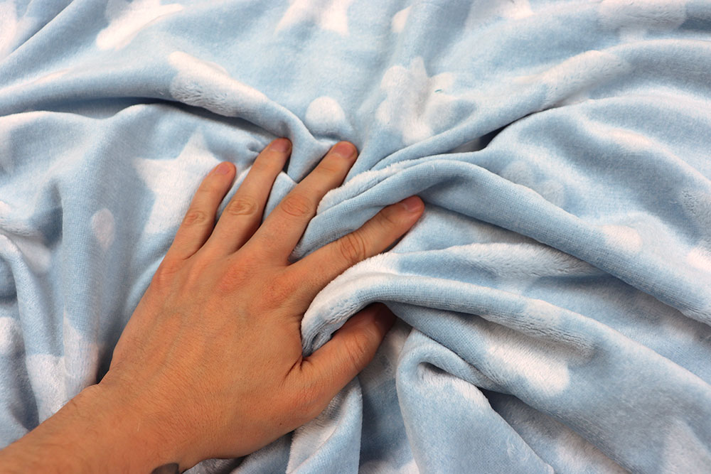 Flauschige Träume sind mit diesem herrlich kuscheligem Fleece garantiert! Fl5193 Fleece Sterne S4 Fleece Kuschel-Fleece - Sternenhimmel
