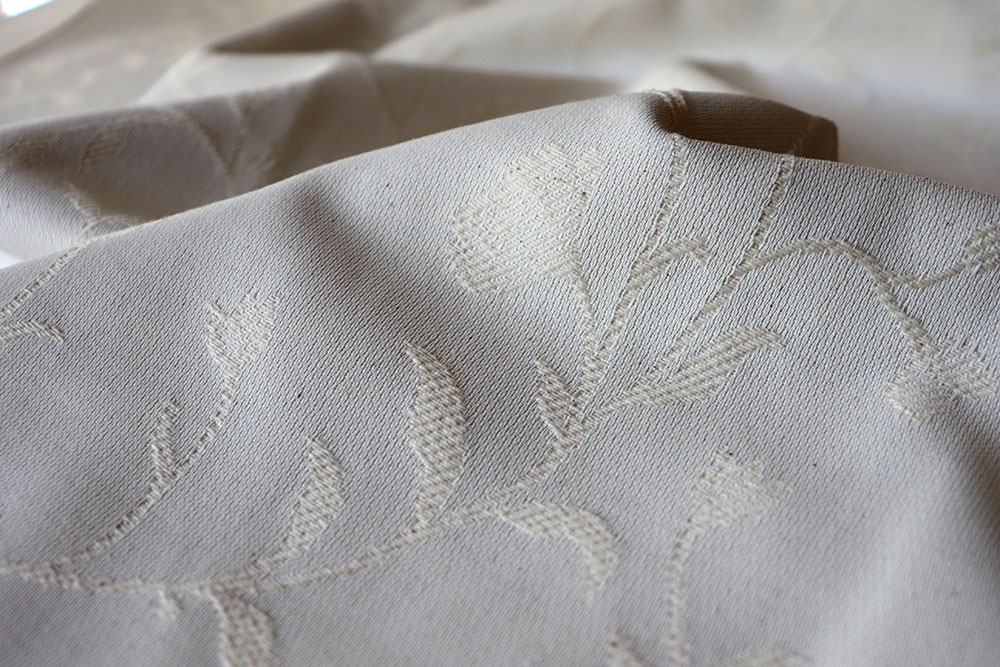 Absolut edler Dekostoff mit elegantem Ranken-Design, beidseitig verwendbar! Ds6154 Dekostoff Jacquard Ranken    S4 Blumen Dekostoff Jacquard Nature - Blütenranken