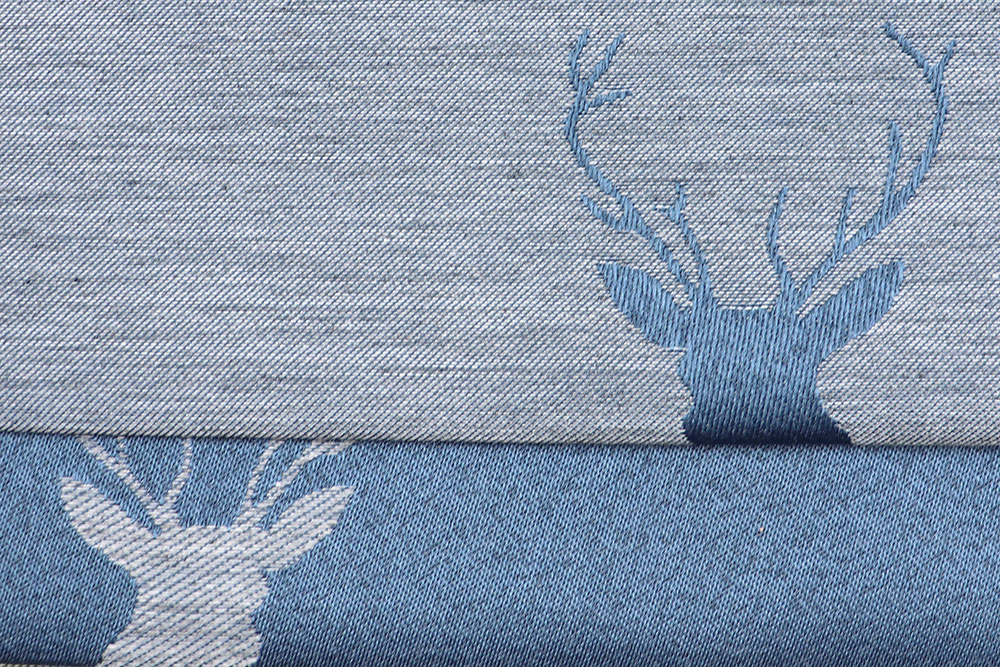In Deutschland produzierter Stoff mit durchgewebtem Muster für Kissen, Vorhänge und mehr im Landhausstil! Ds6185 Jacquard Hirschkopf Blau Übergardinen Dekostoff Jacquard beidseitig - Hirschgeweih - Blau