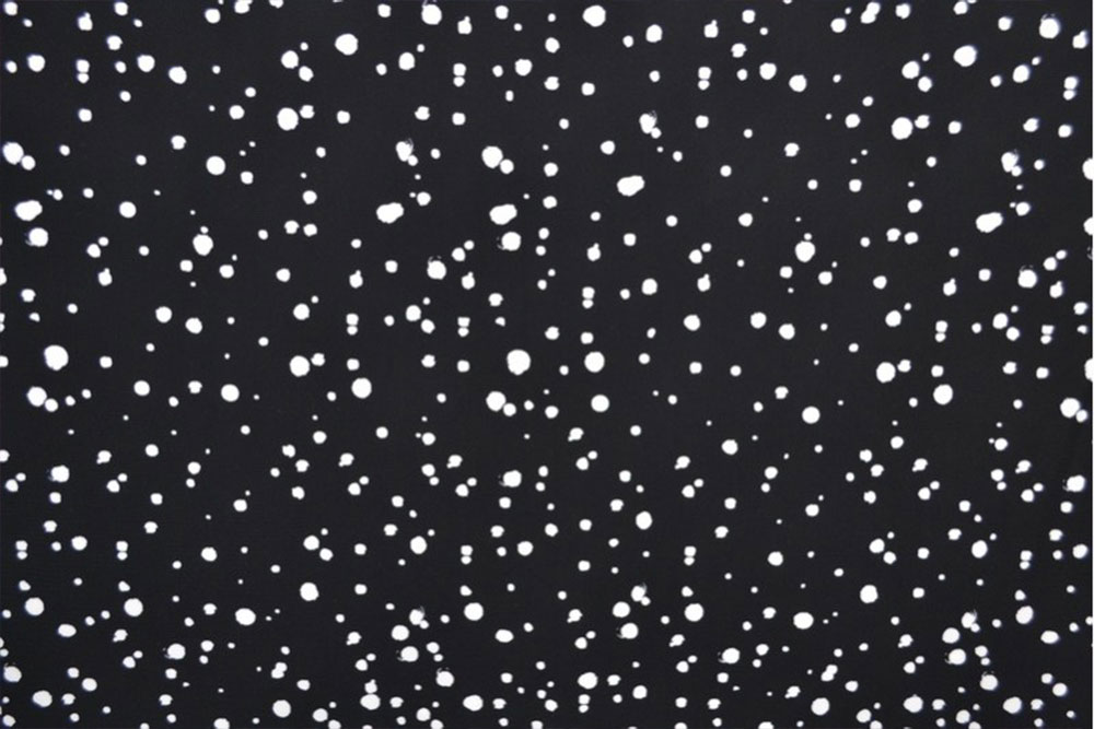 Schwarzer, hochelastischer Jersey mit unregelmäßigen Punkten - ideal für galaktisch coole Kreationen! Bk7738 Badeanzugstoff Dotty S4y Punkte Badeanzugstoff - Dotty
