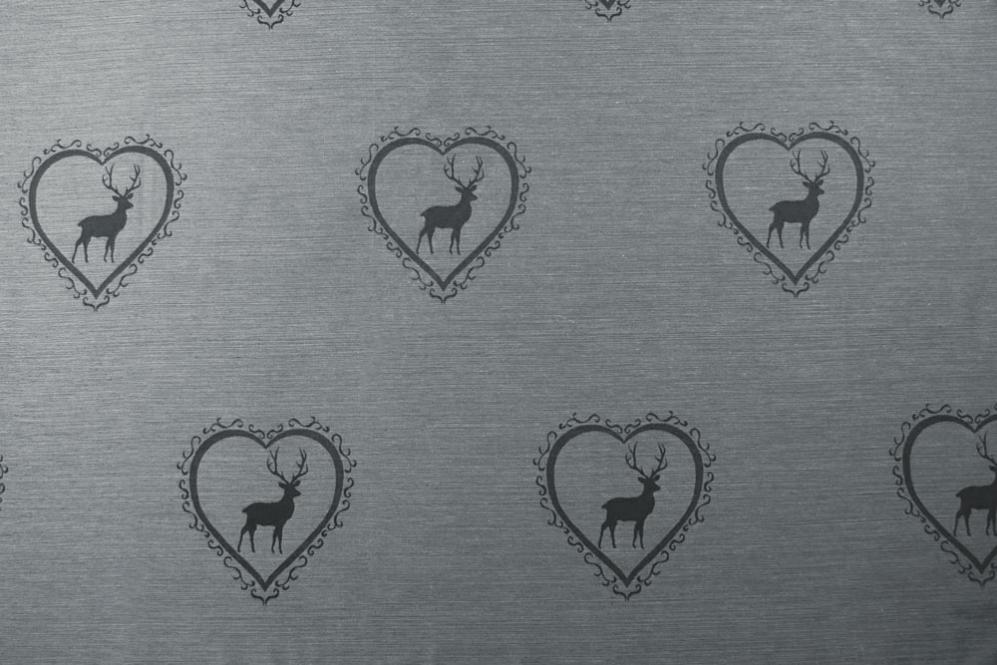 Hübscher Jacquard mit attraktivem Muster im Landhausstil  Ds5817 Dekostoff Jacquard Hirsch Herz Grau Dekostoffe Landhaus Dekostoff Herziger Hirsch - Trevira CS - Grau/Anthrazit
